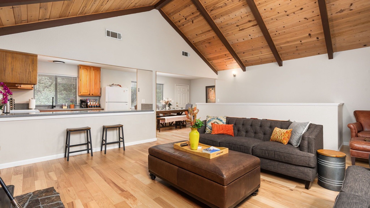 Photo of Livingroom in Groveland