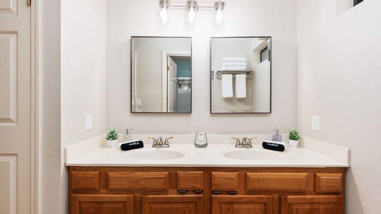 Photo of Bathroom in Groveland