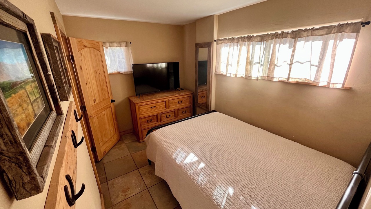 Photo of Bedroom in Kernville
