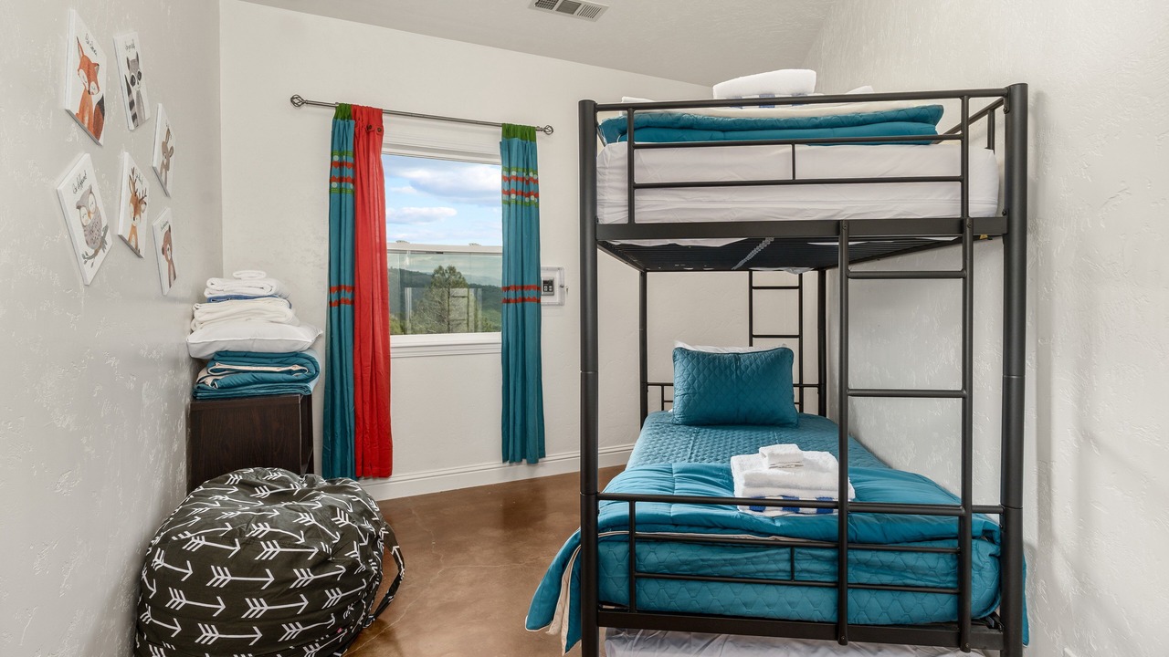Photo of Bedroom in Oakhurst