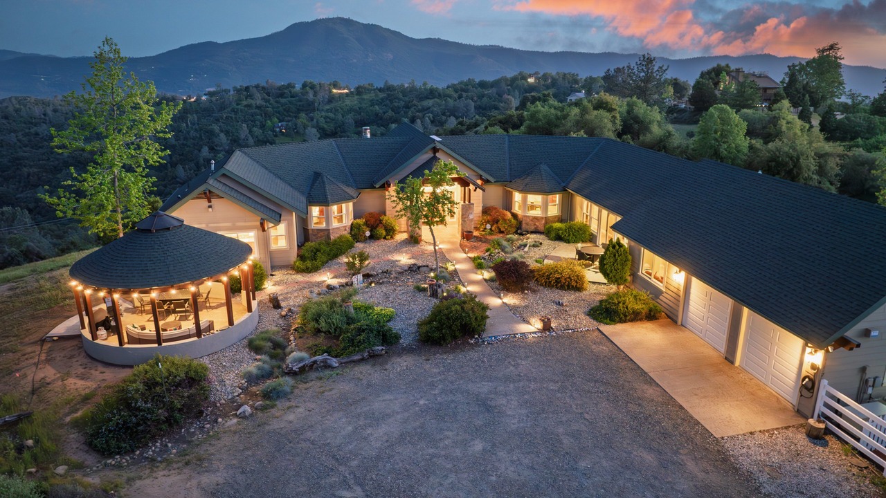 Photo of Outdoor in Oakhurst
