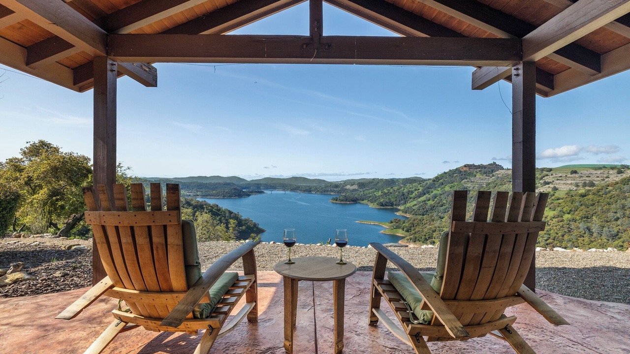 Photo of Patio Balcony in Angels Camp