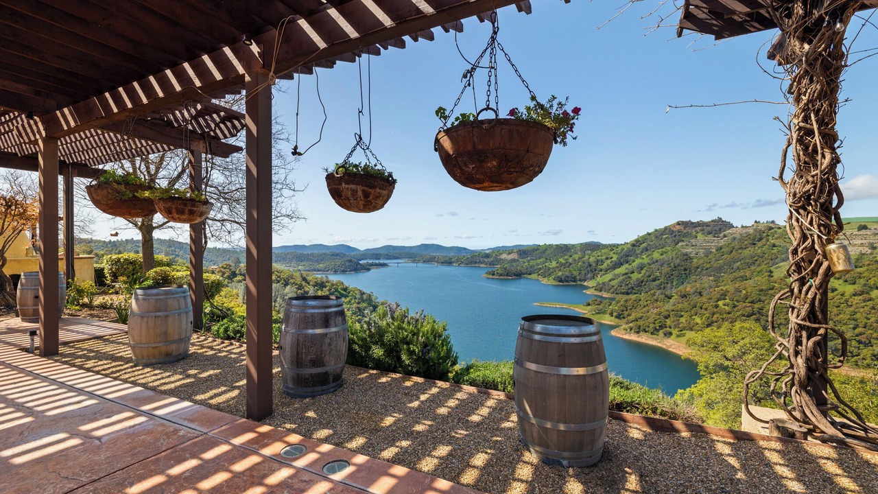 Photo of Patio Balcony in Angels Camp