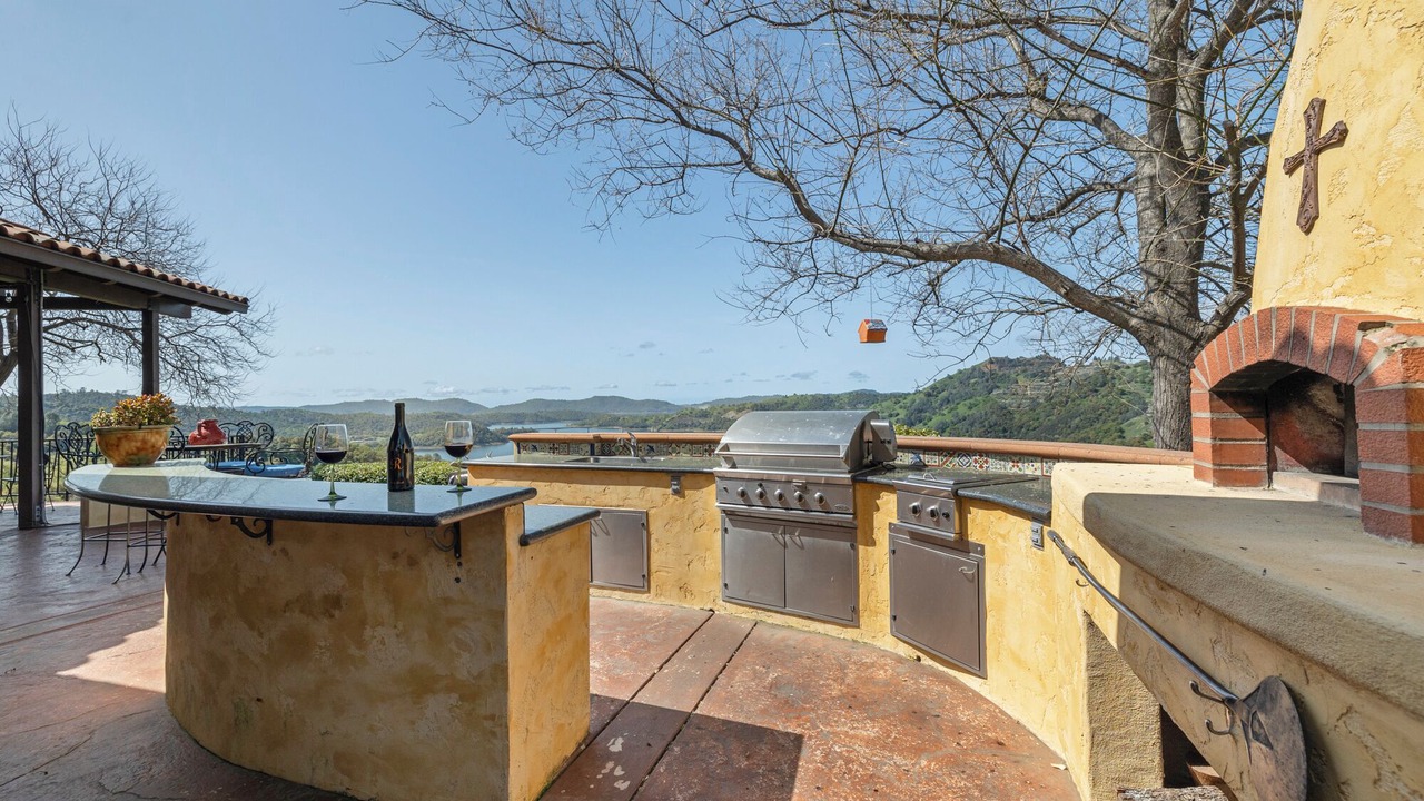 Photo of Patio Balcony in Angels Camp