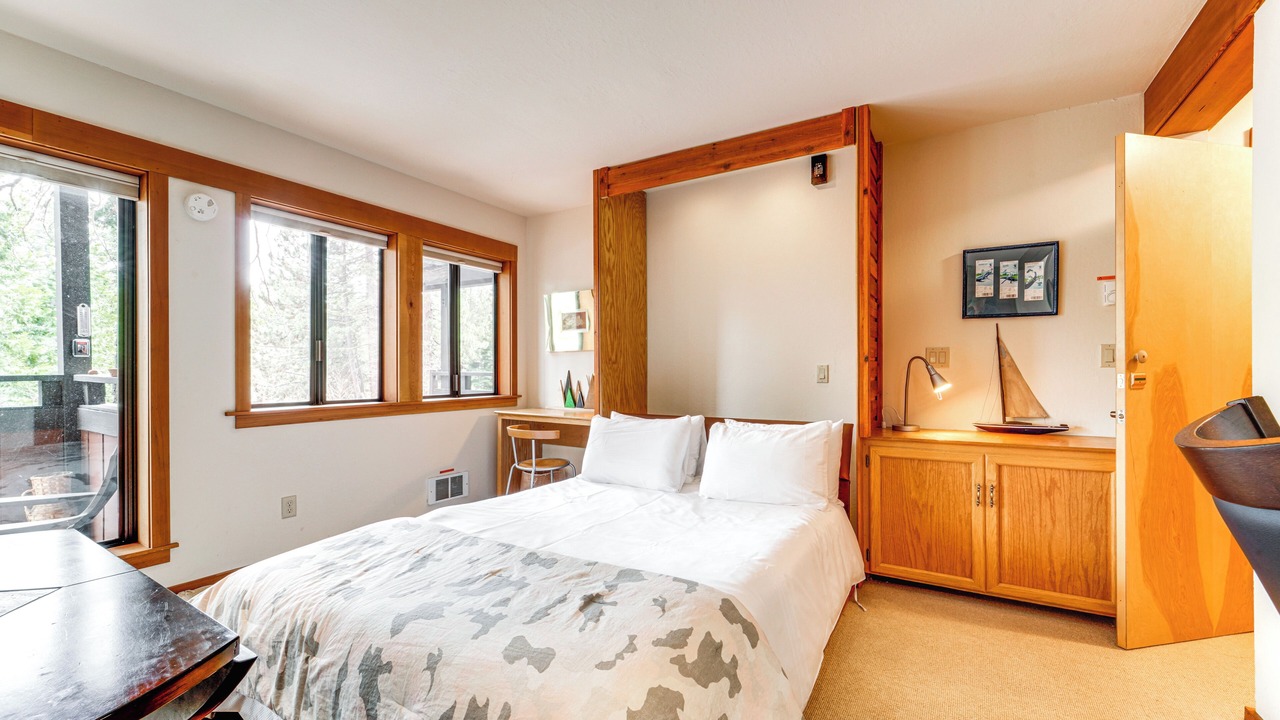 Photo of Bedroom in Tahoe Woods