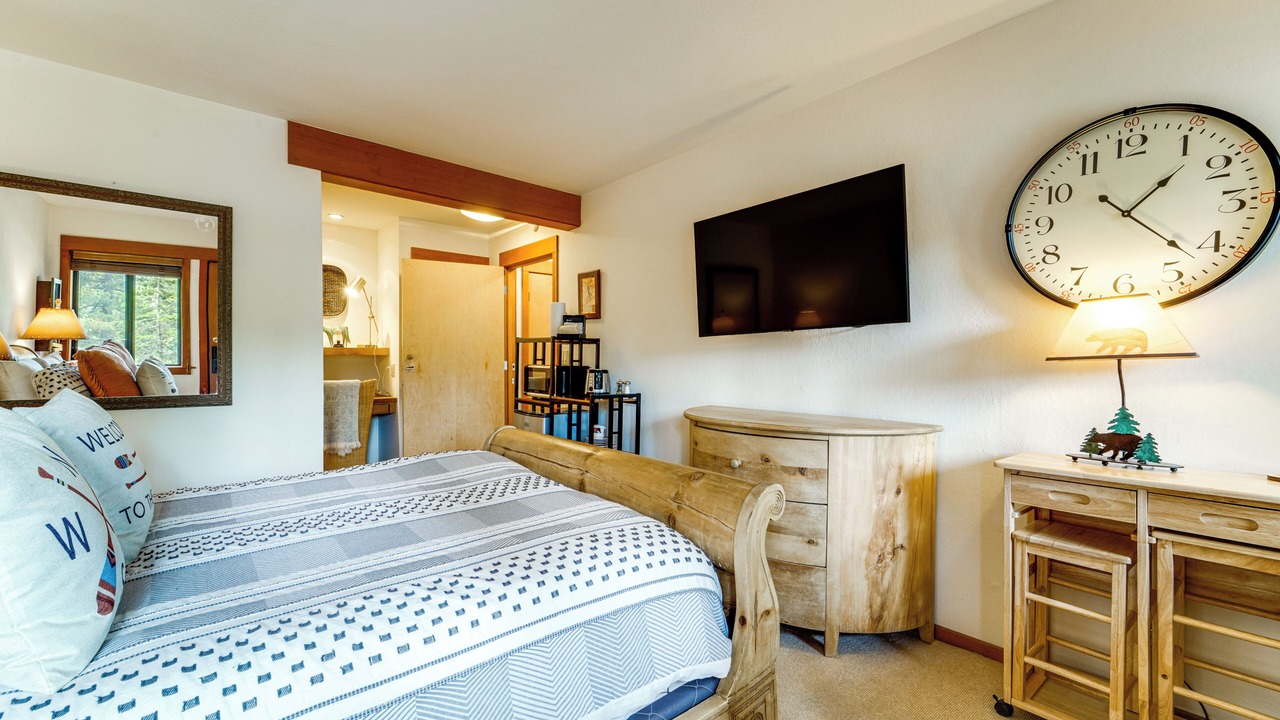 Photo of Bedroom in Tahoe Woods