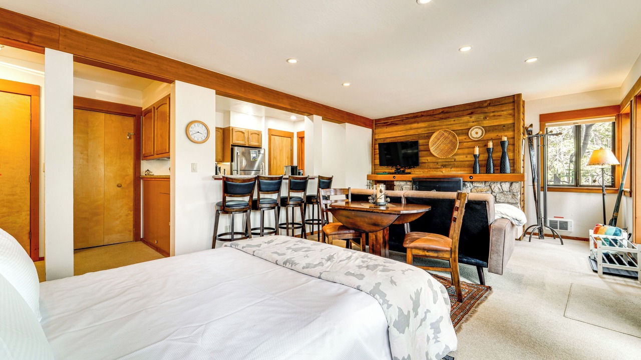 Photo of Bedroom in Tahoe Woods