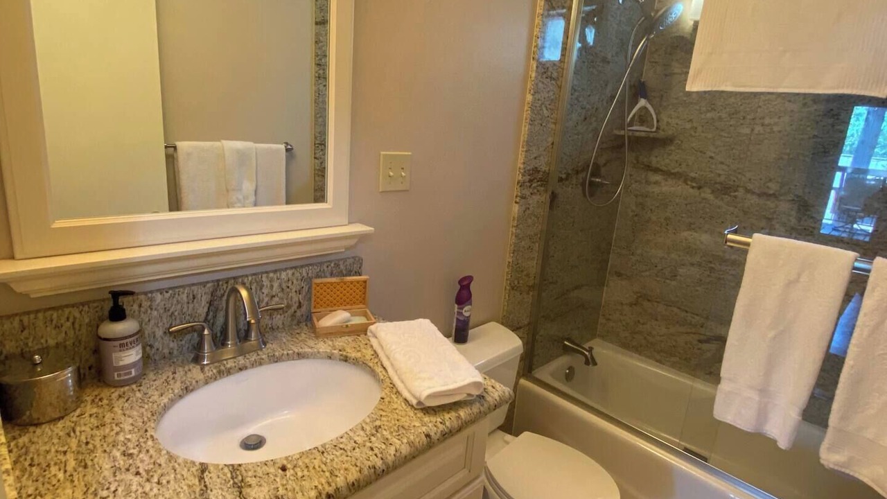 Photo of Bathroom in Long Barn