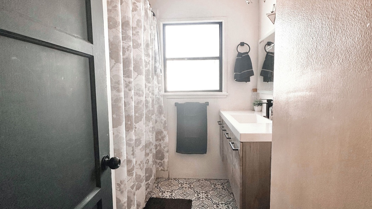Photo of Bathroom in Harbor