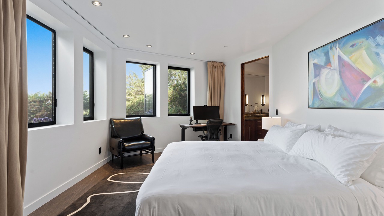 Photo of Bedroom in San Simeon
