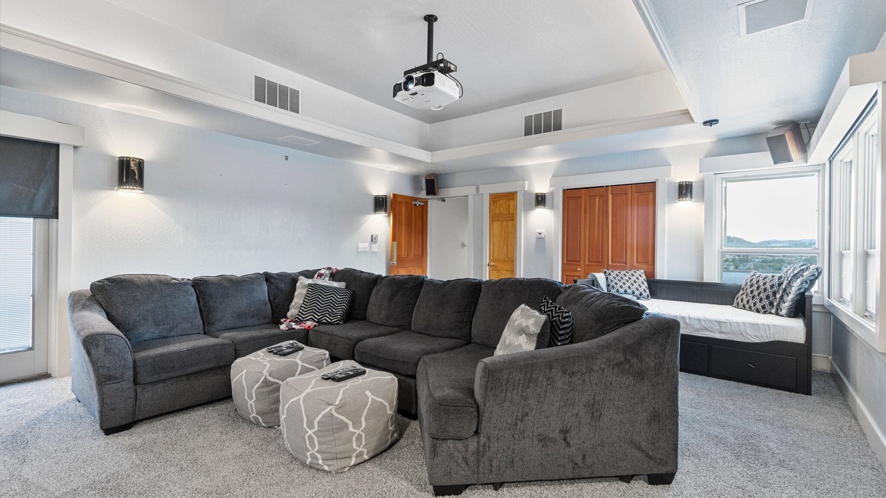 Photo of Livingroom in Country Club