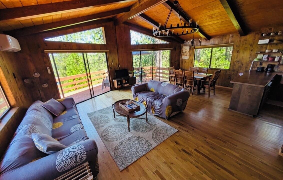 Photo of Livingroom in Groveland