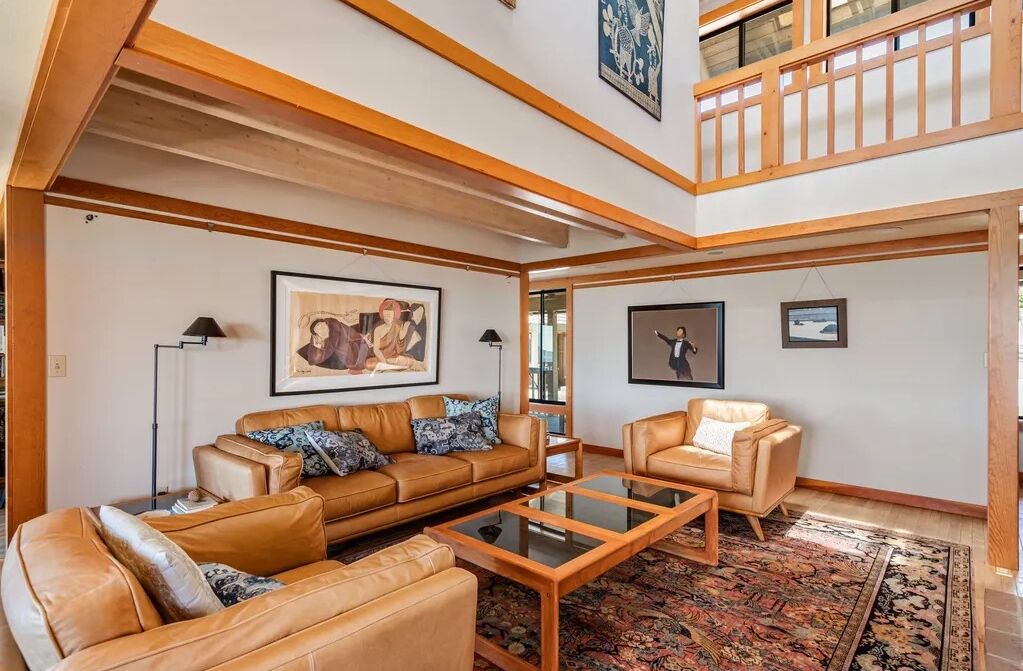 Photo of Livingroom in Groveland