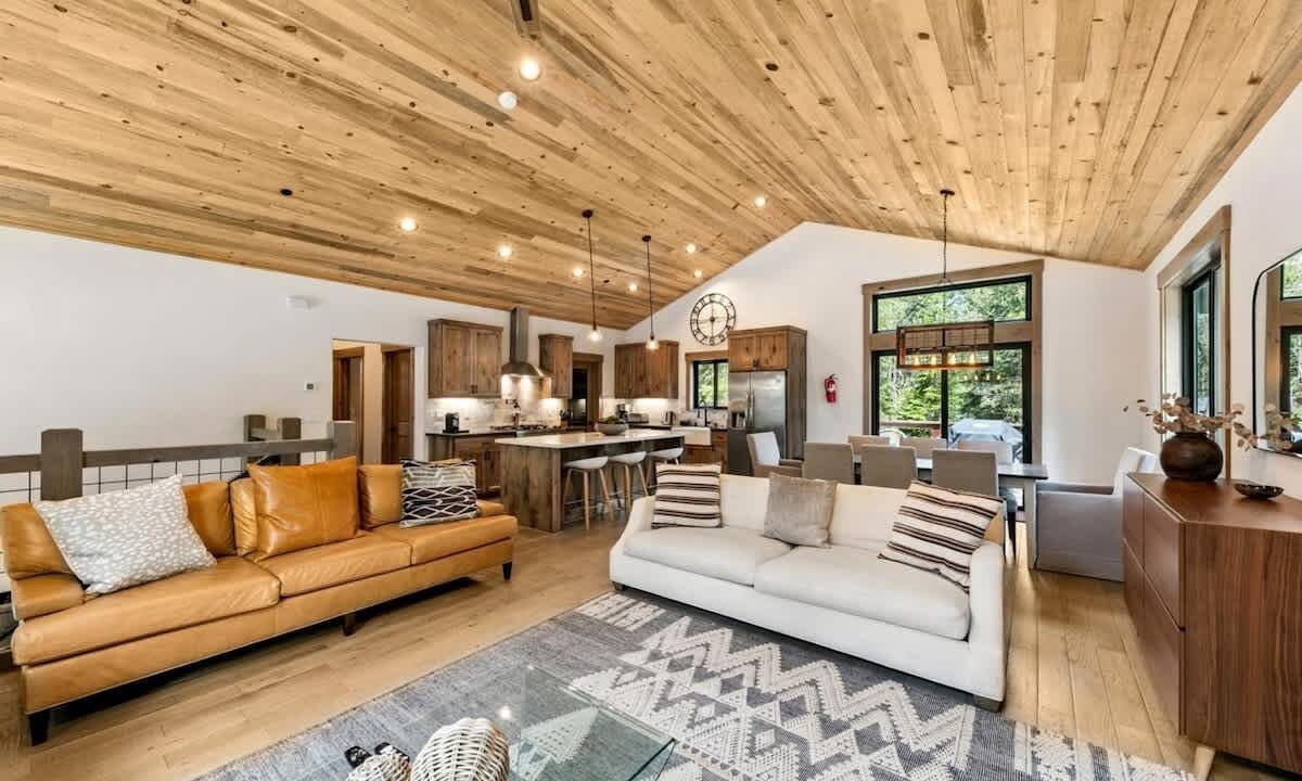 Photo of Livingroom in North Upper Truckee
