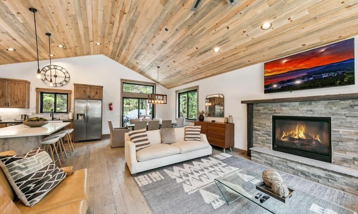 Photo of Livingroom in North Upper Truckee