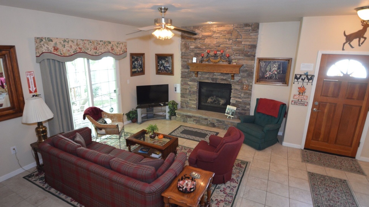 Photo of Livingroom in Bass Lake