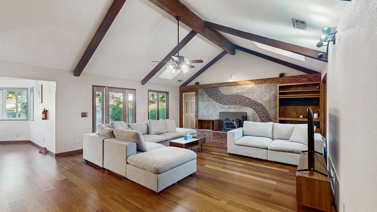 Photo of Livingroom in Coarsegold