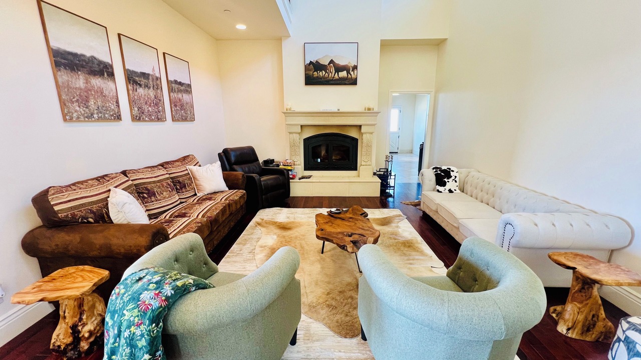 Photo of Livingroom in Creston