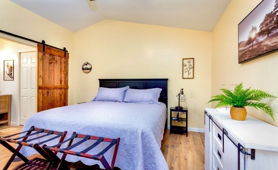 Photo of Bedroom in Three Rivers