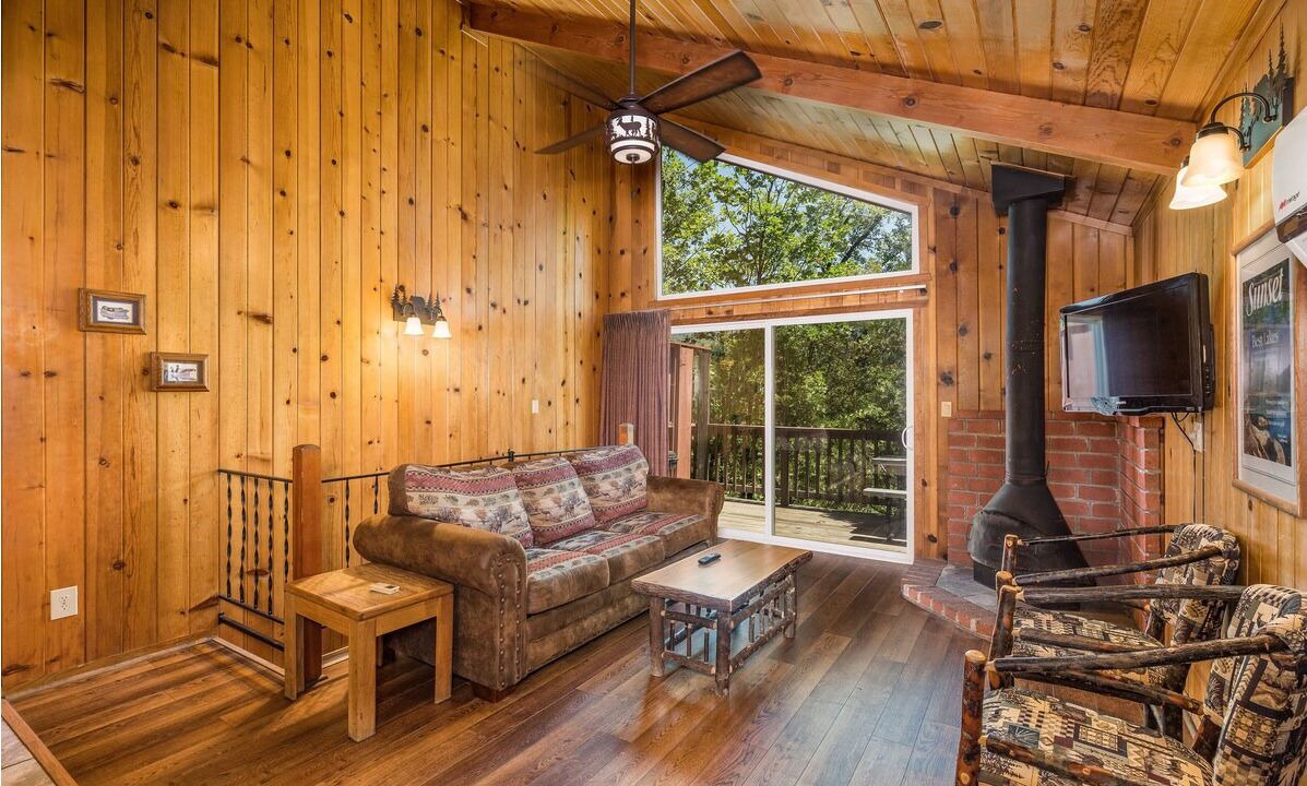 Photo of Livingroom in Bass Lake