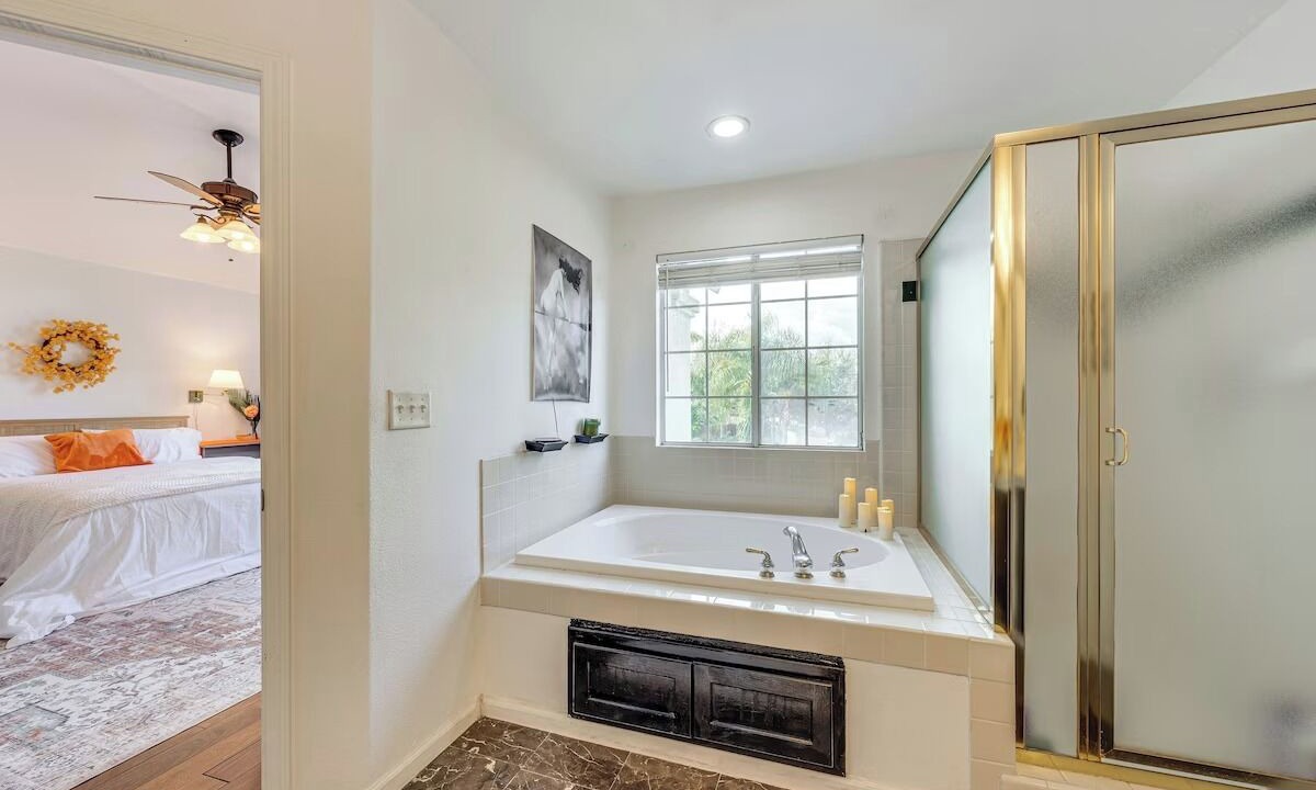 Photo of Bathroom in Raisin