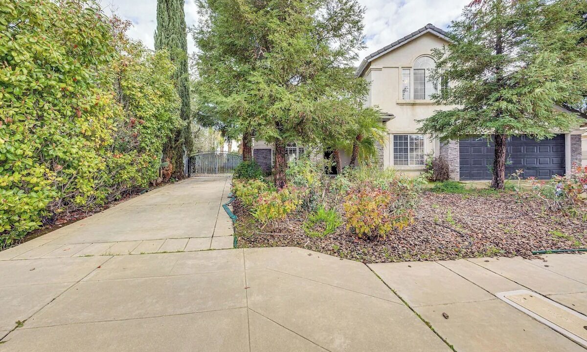 Photo of Outdoor in Raisin