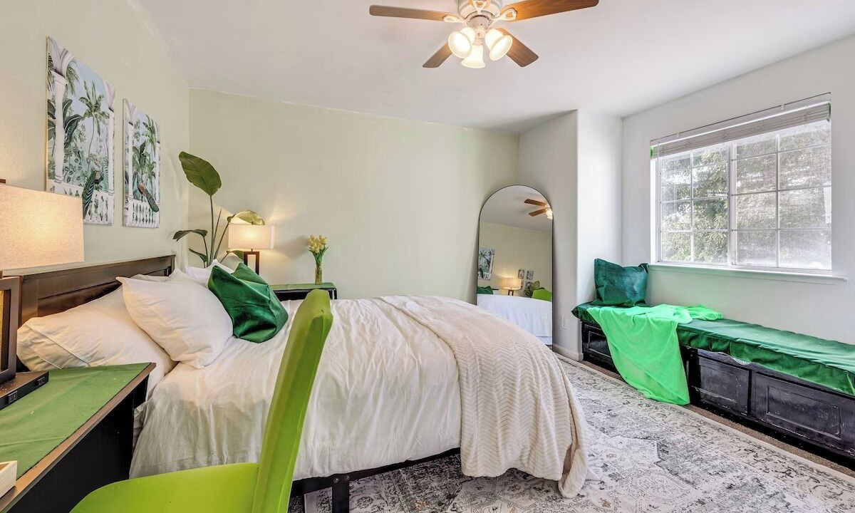Photo of Bedroom in Raisin