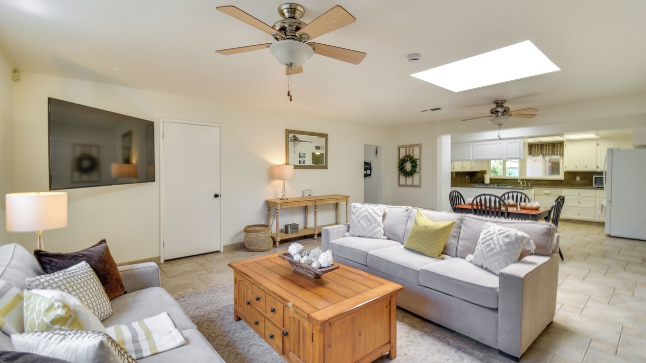 Photo of Livingroom in Roosevelt