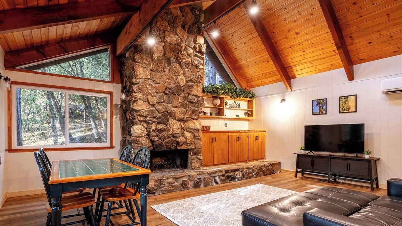 Photo of Livingroom in Camp Nelson