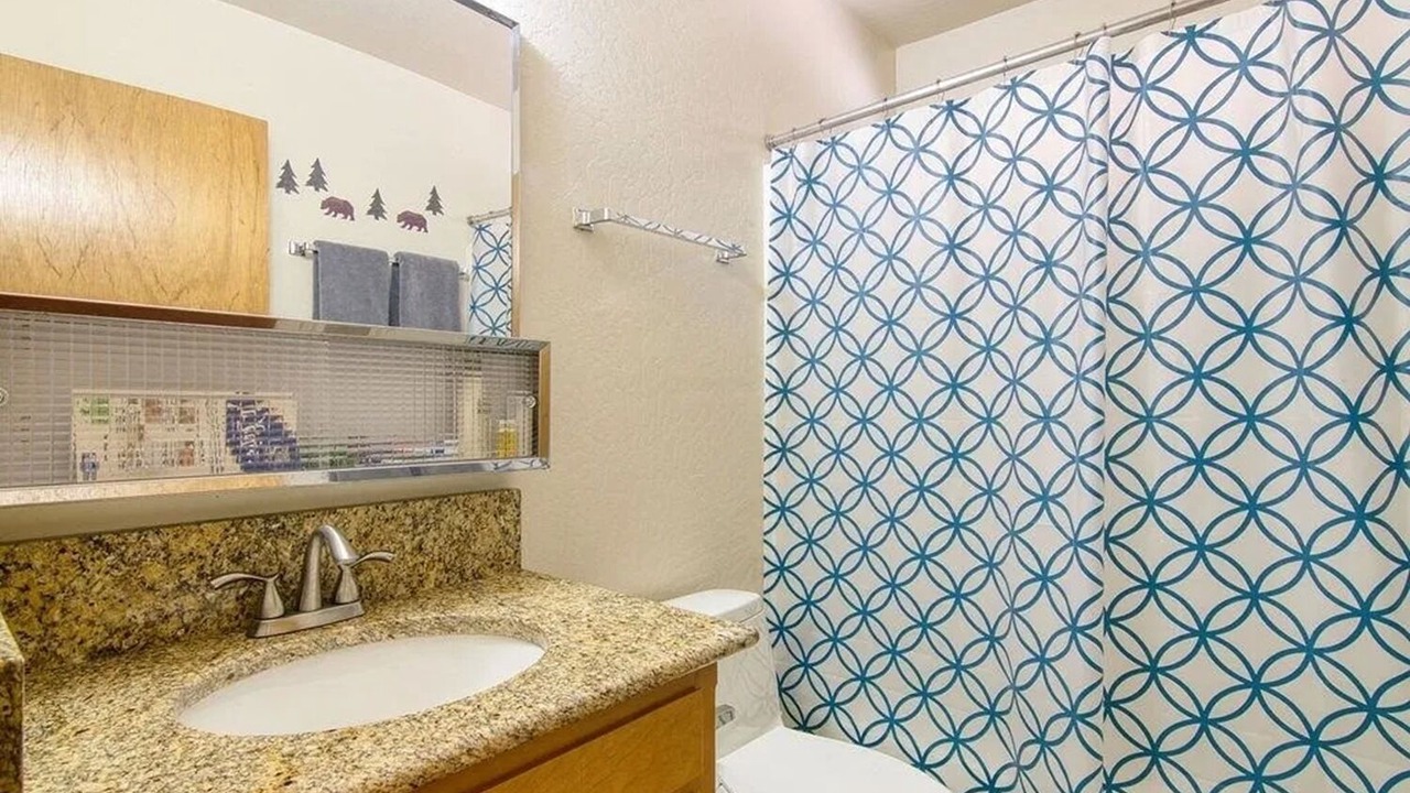 Photo of Bathroom in Long Barn