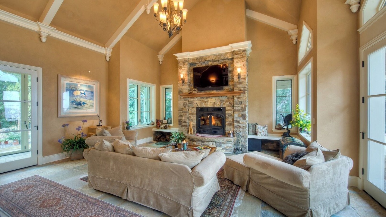 Photo of Livingroom in Cazadero