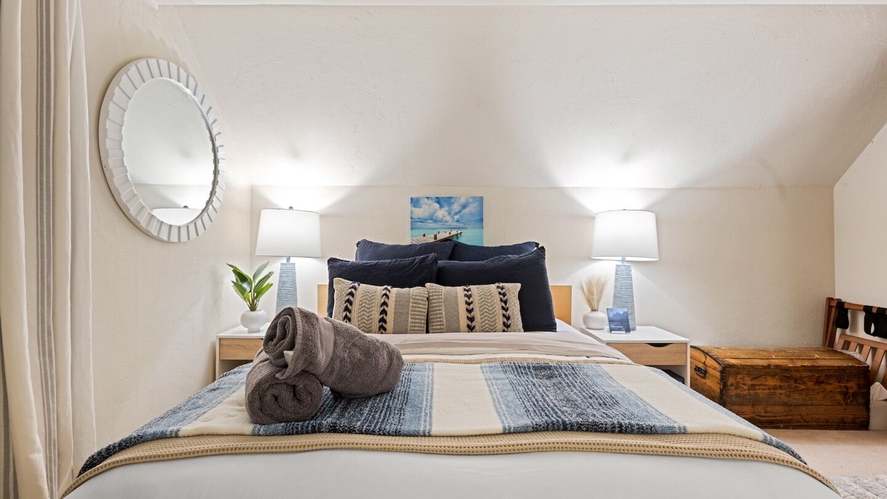 Photo of Bedroom in Groveland