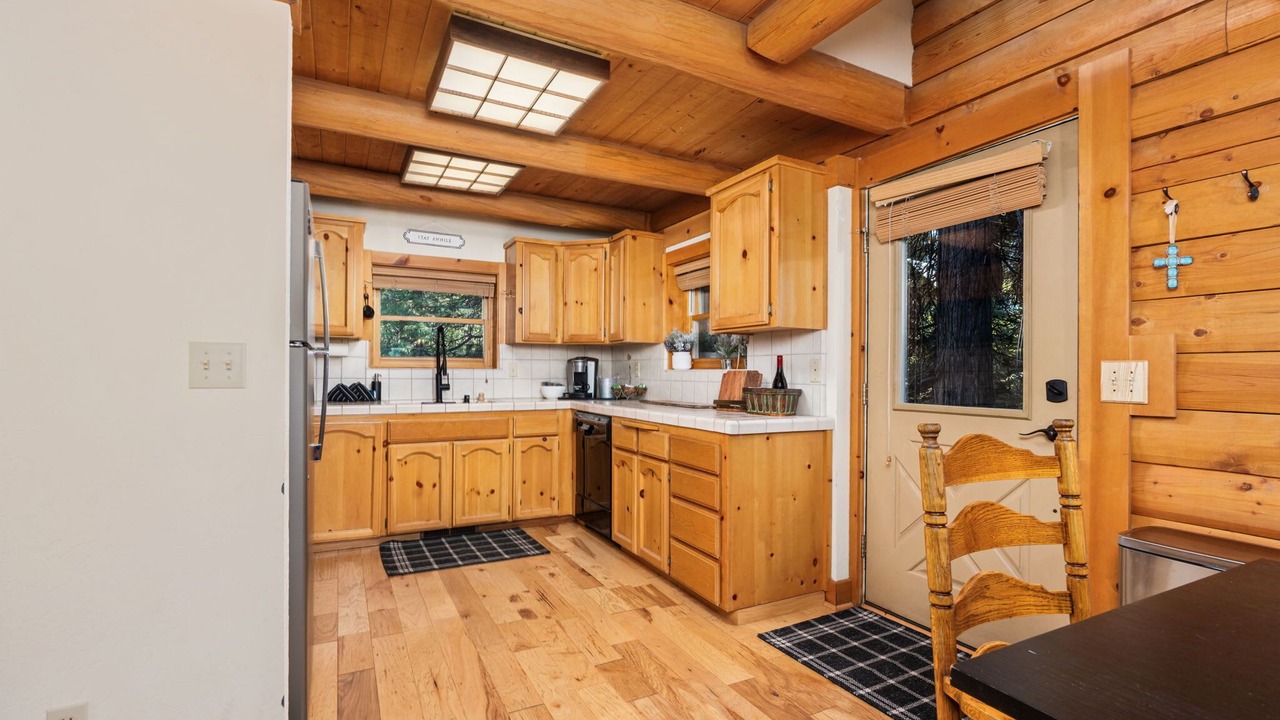 Photo of Kitchen in Shaver Lake