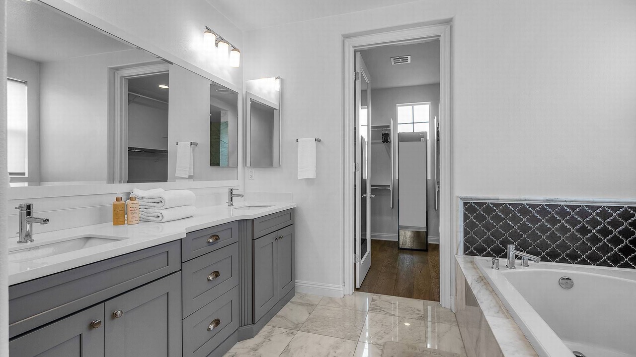 Photo of Bathroom in Mid City