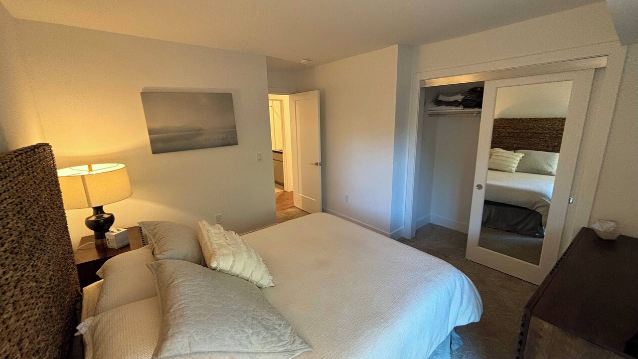 Photo of Bedroom in Sharon Heights