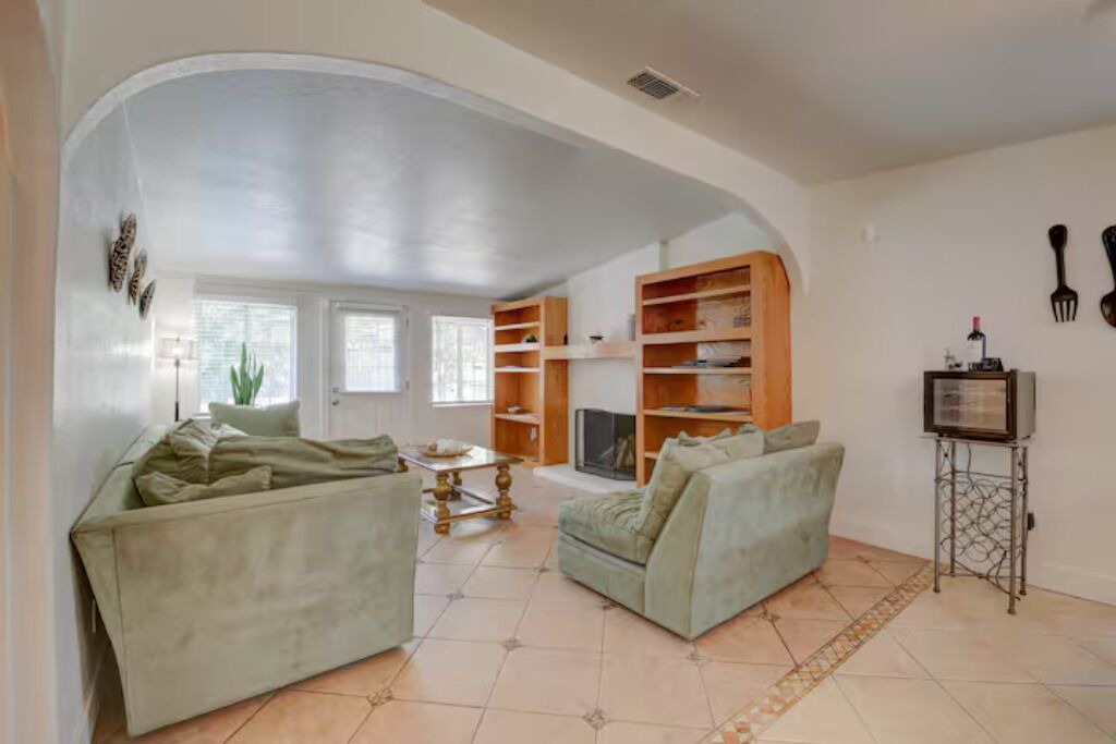 Photo of Livingroom in Sacramento