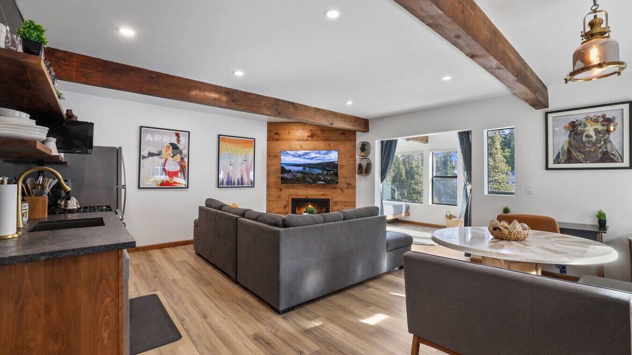 Photo of Livingroom in Tahoe Village