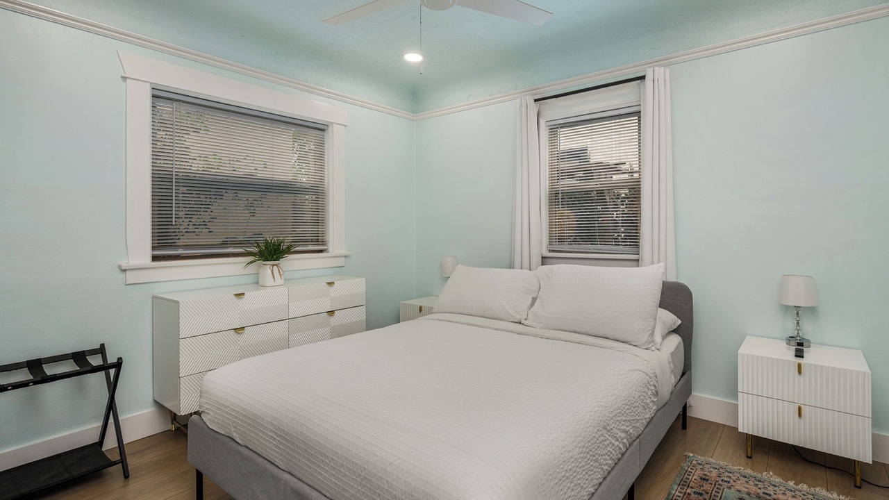 Photo of Bedroom in Alamitos Beach