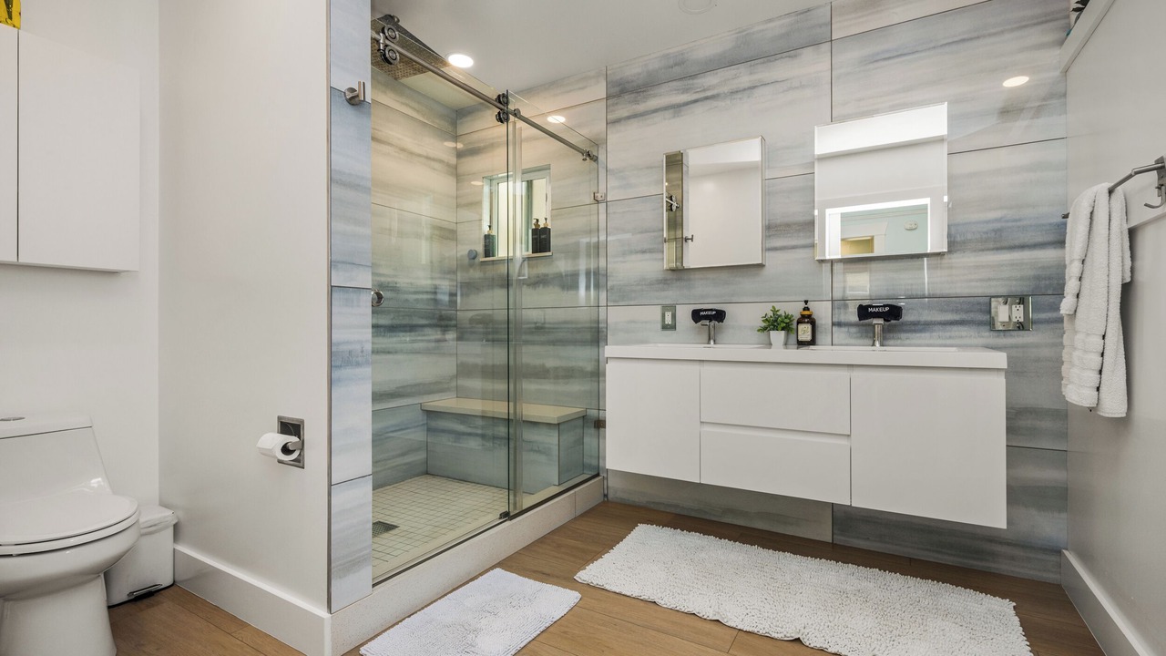 Photo of Bathroom in Alamitos Beach