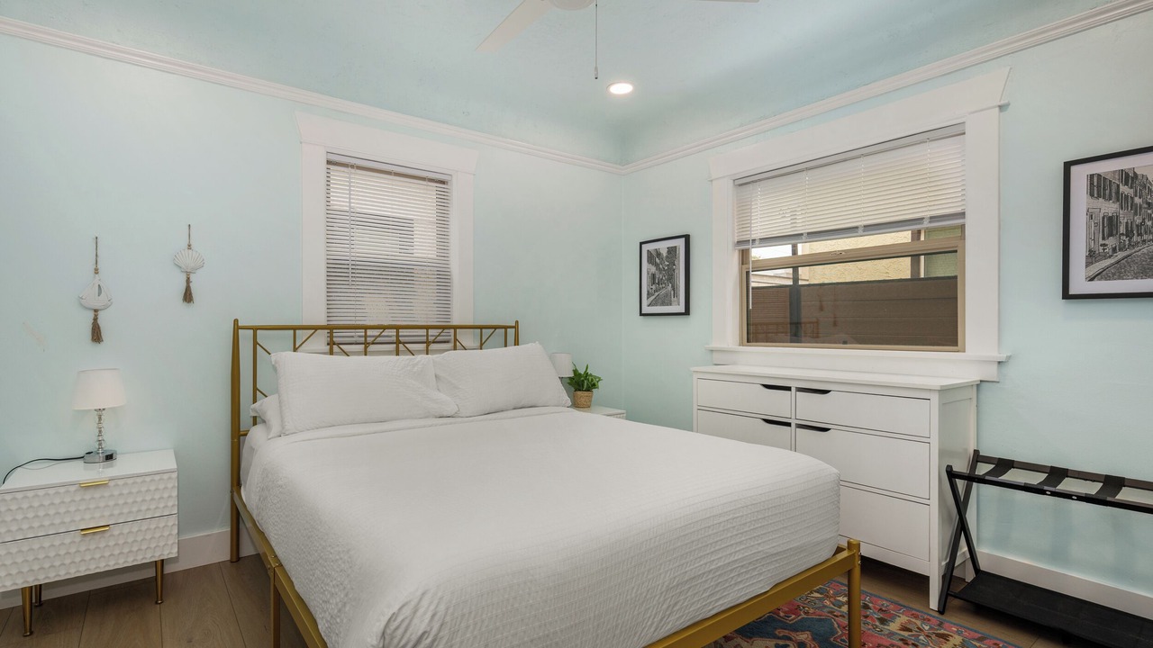Photo of Bedroom in Alamitos Beach