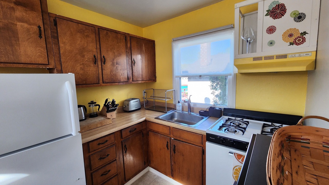 Photo of Kitchen in Broadmoor District