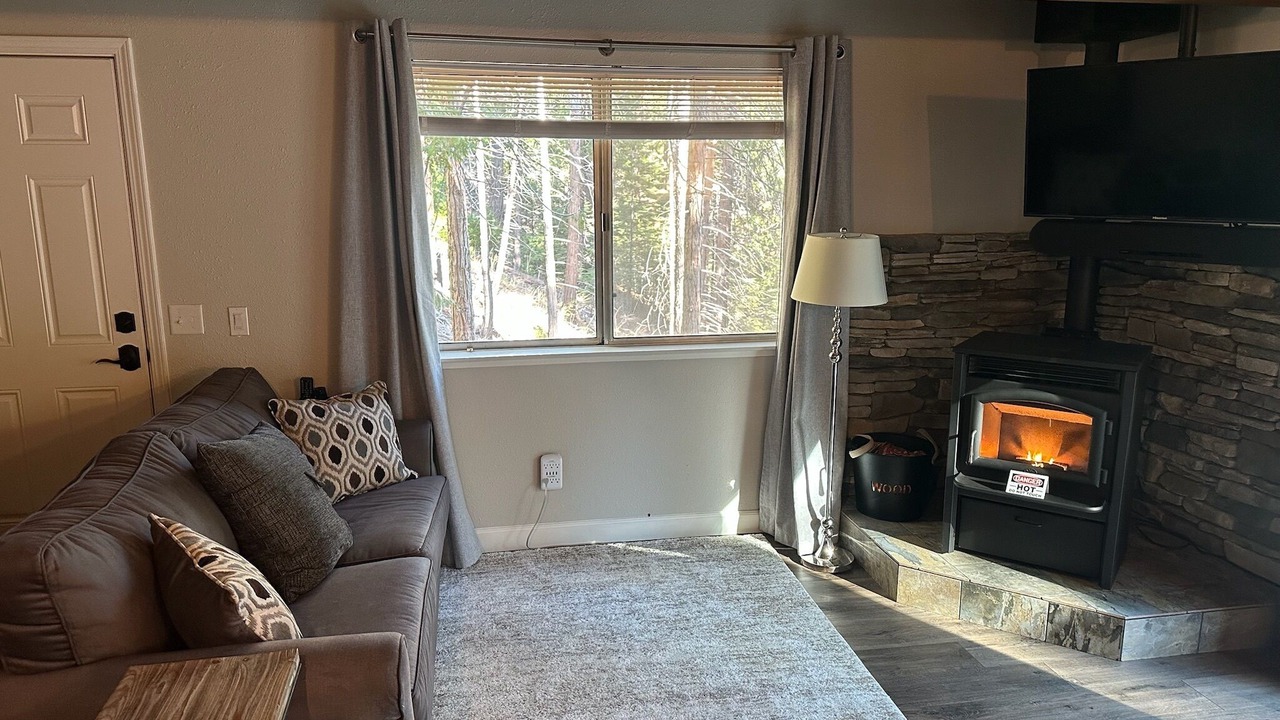 Photo of Livingroom in Mi-Wuk Village