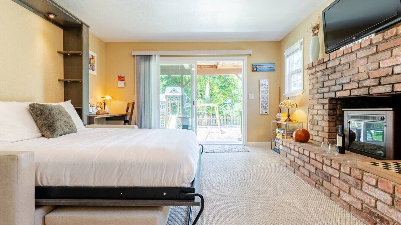 Photo of Bedroom in Aptos