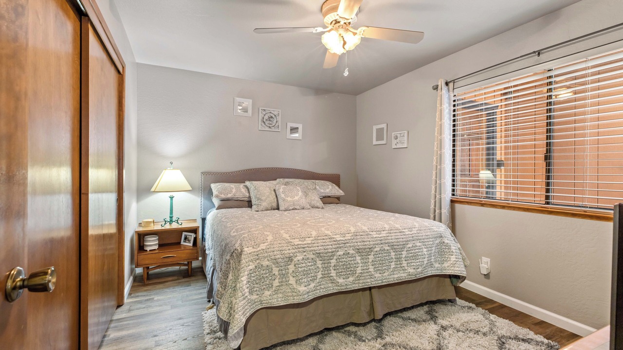Photo of Bedroom in Groveland