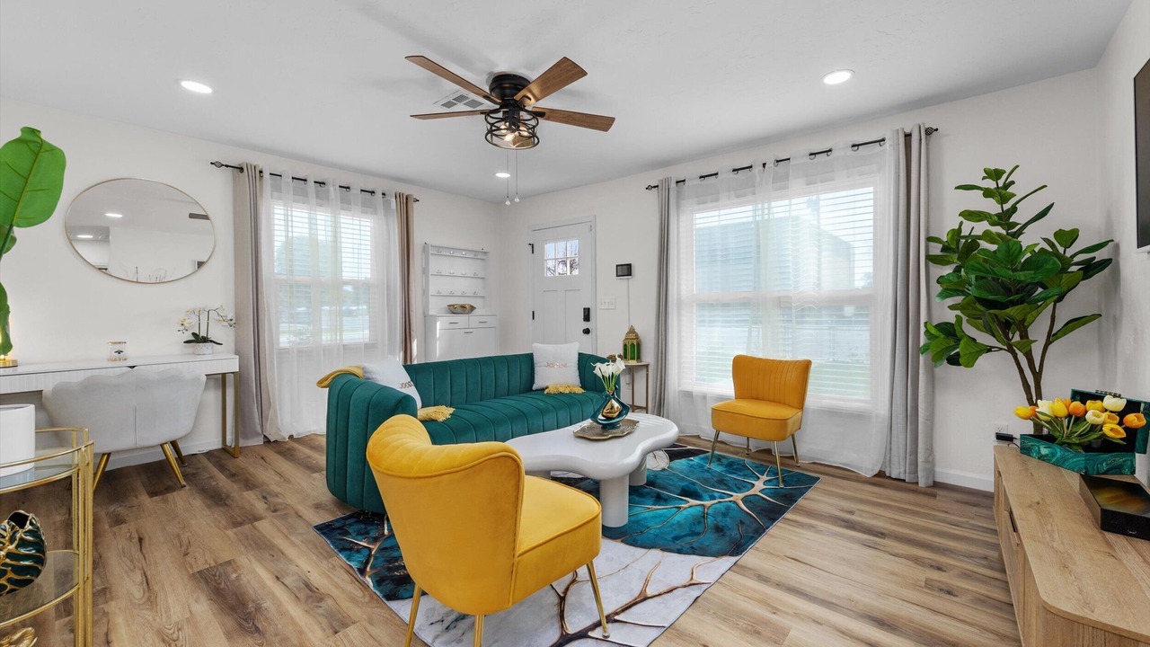 Photo of Livingroom in Riviera - Westchester