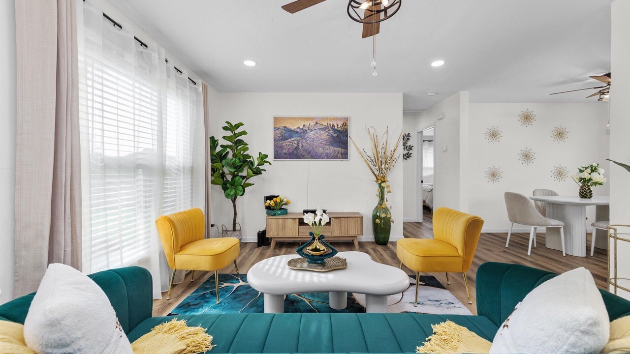 Photo of Livingroom in Riviera - Westchester