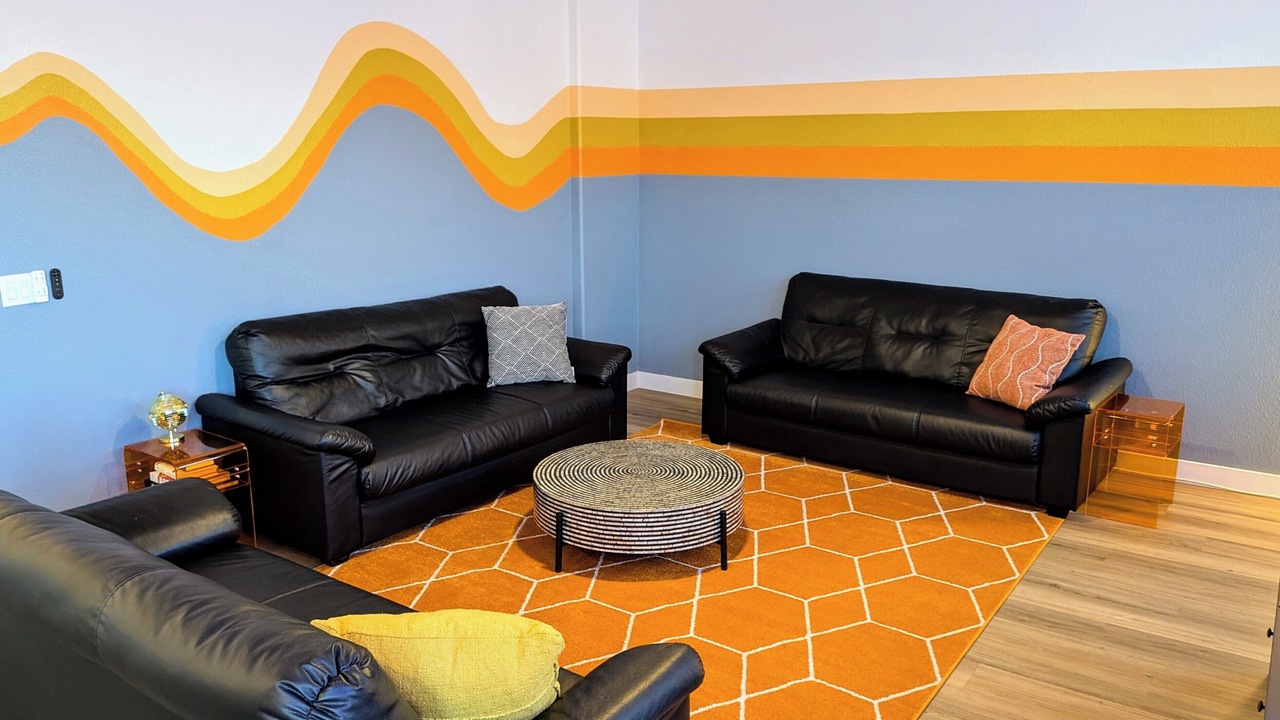 Photo of Livingroom in Enterprise