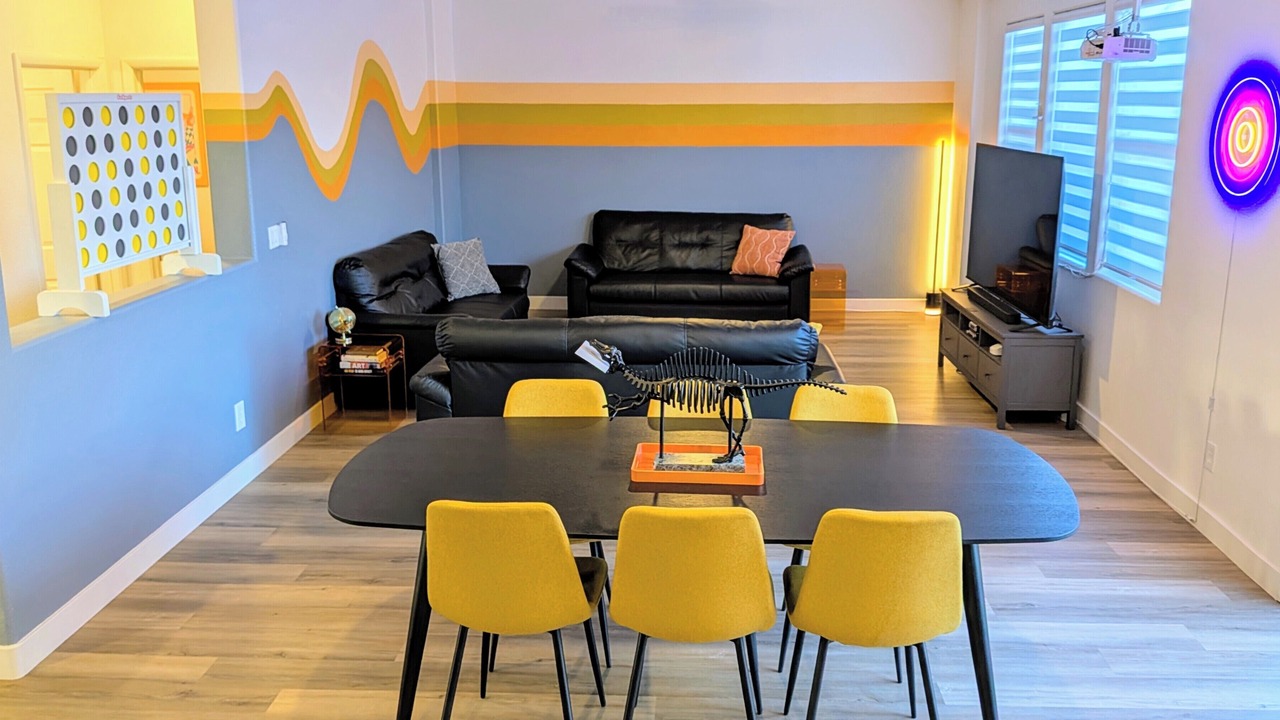Photo of Livingroom in Enterprise