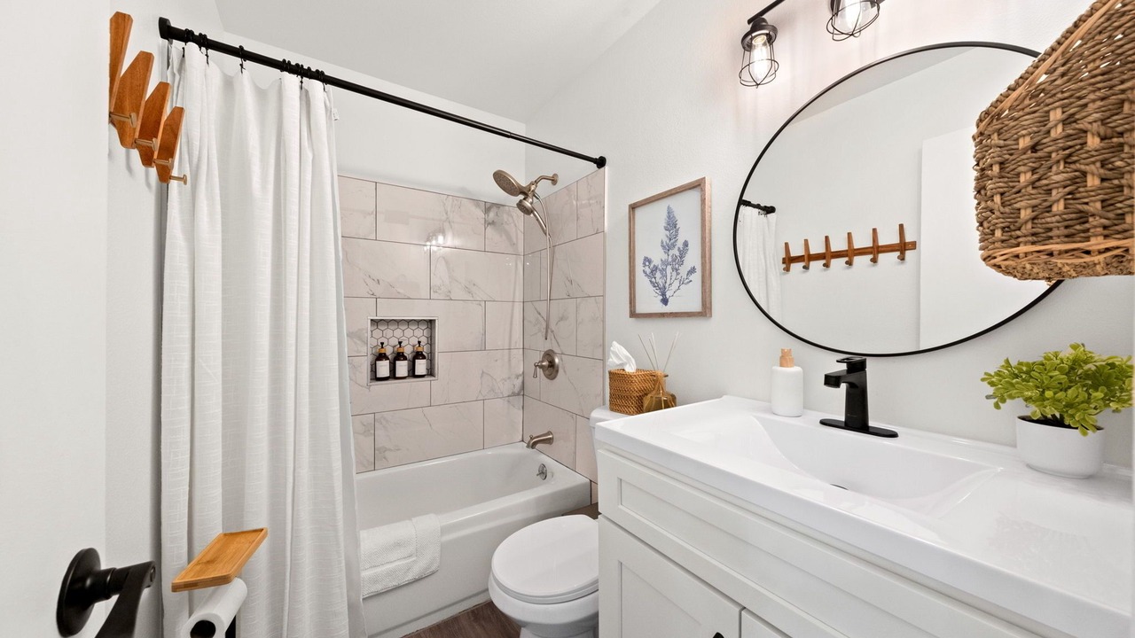Photo of Bathroom in Lincoln Acres