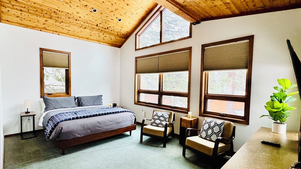 Photo of Bedroom in Dollar Point